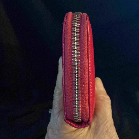 Yves Saint Laurent (YSL) Matelasse Grain de Poudre Leather Zip Wallet - Picture 4 of 14